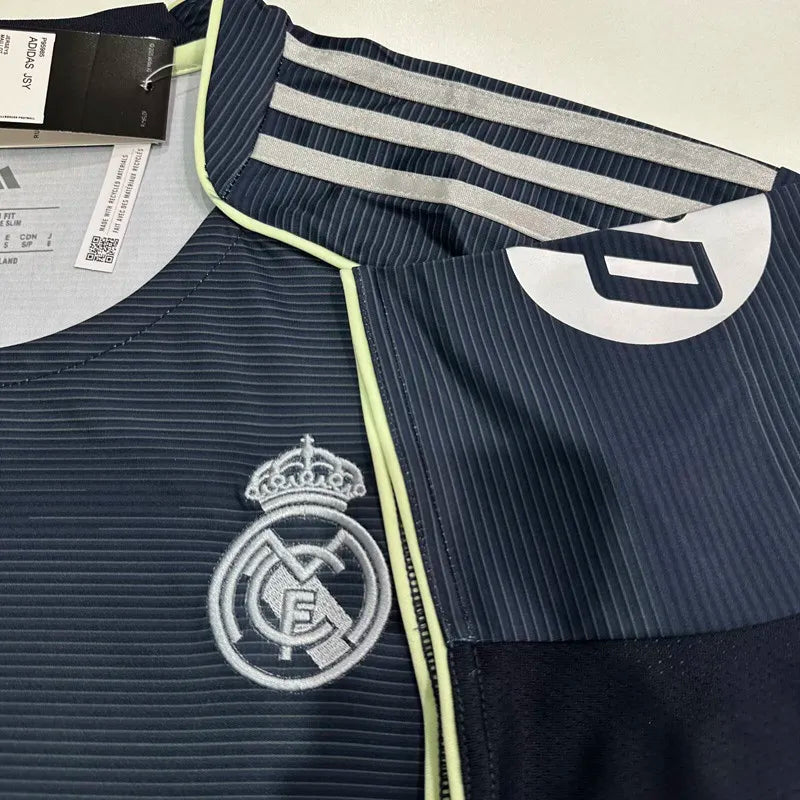 Camiseta Real Madrid visitante 25/26 – Versión 1:1 para Aficionados