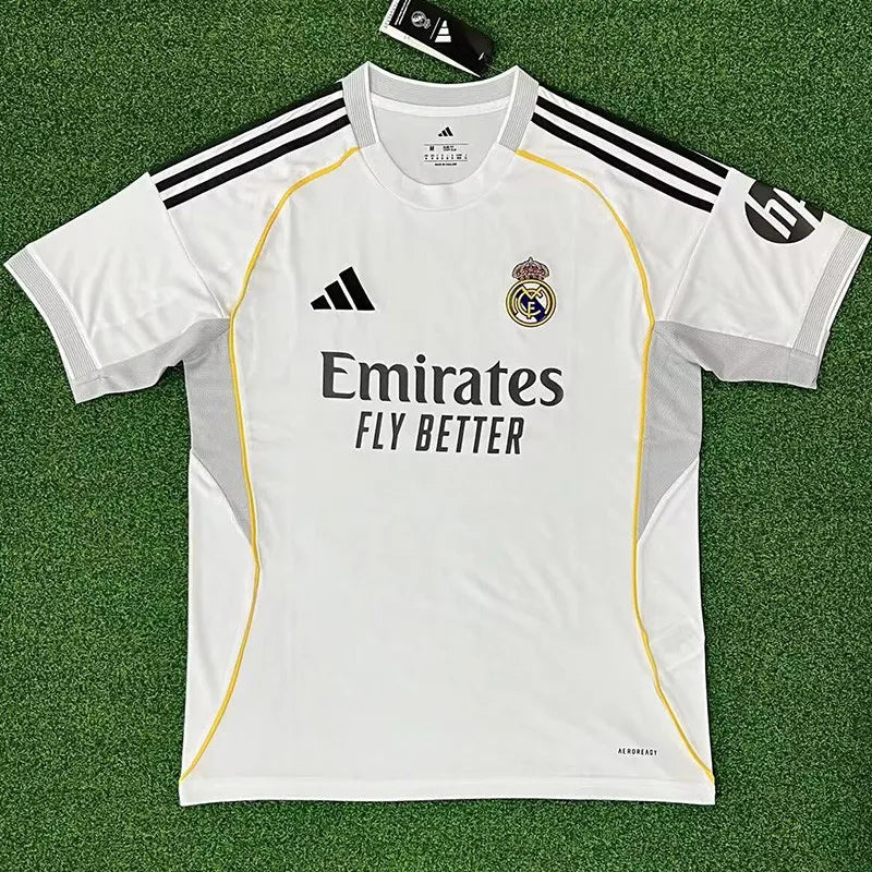 Camiseta Real Madrid Local 25/26 – Versión 1:1 para Aficionados